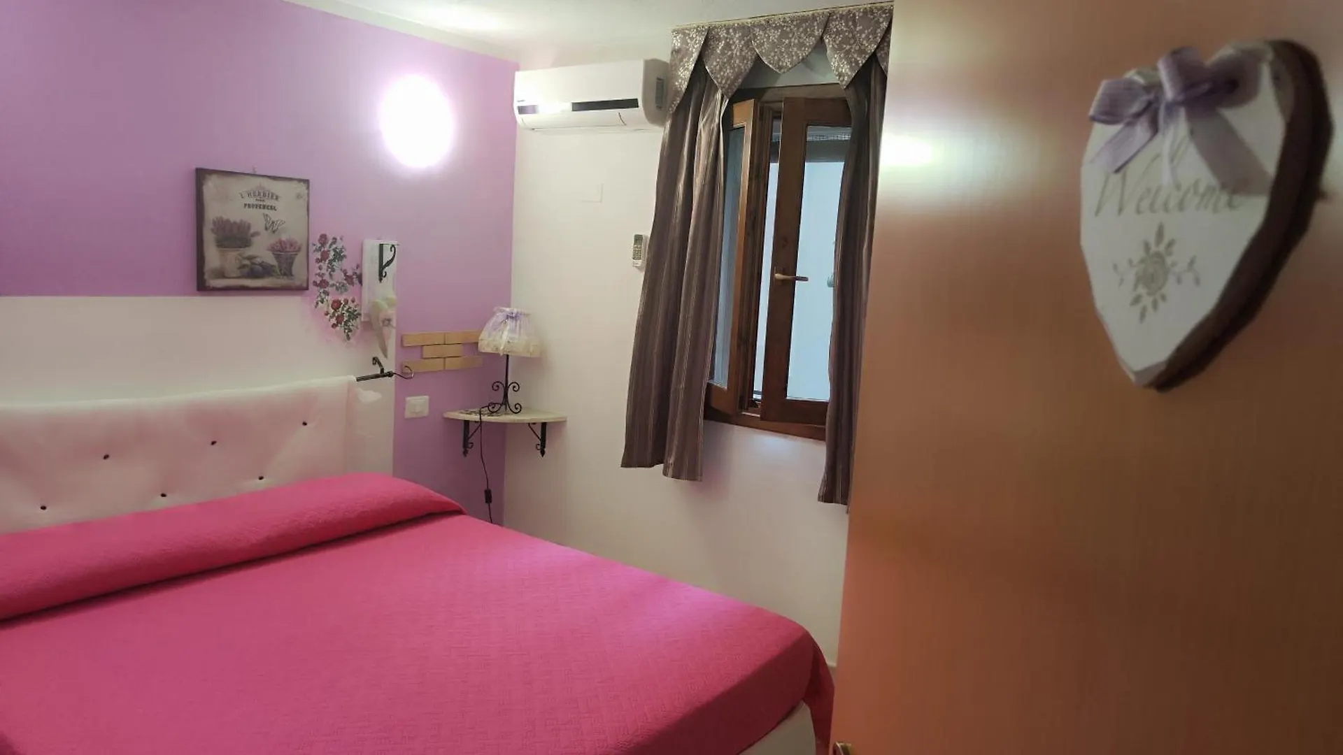 Bed and Breakfast La Pirata Capitana Costa degli Angeli 0*,  Italia