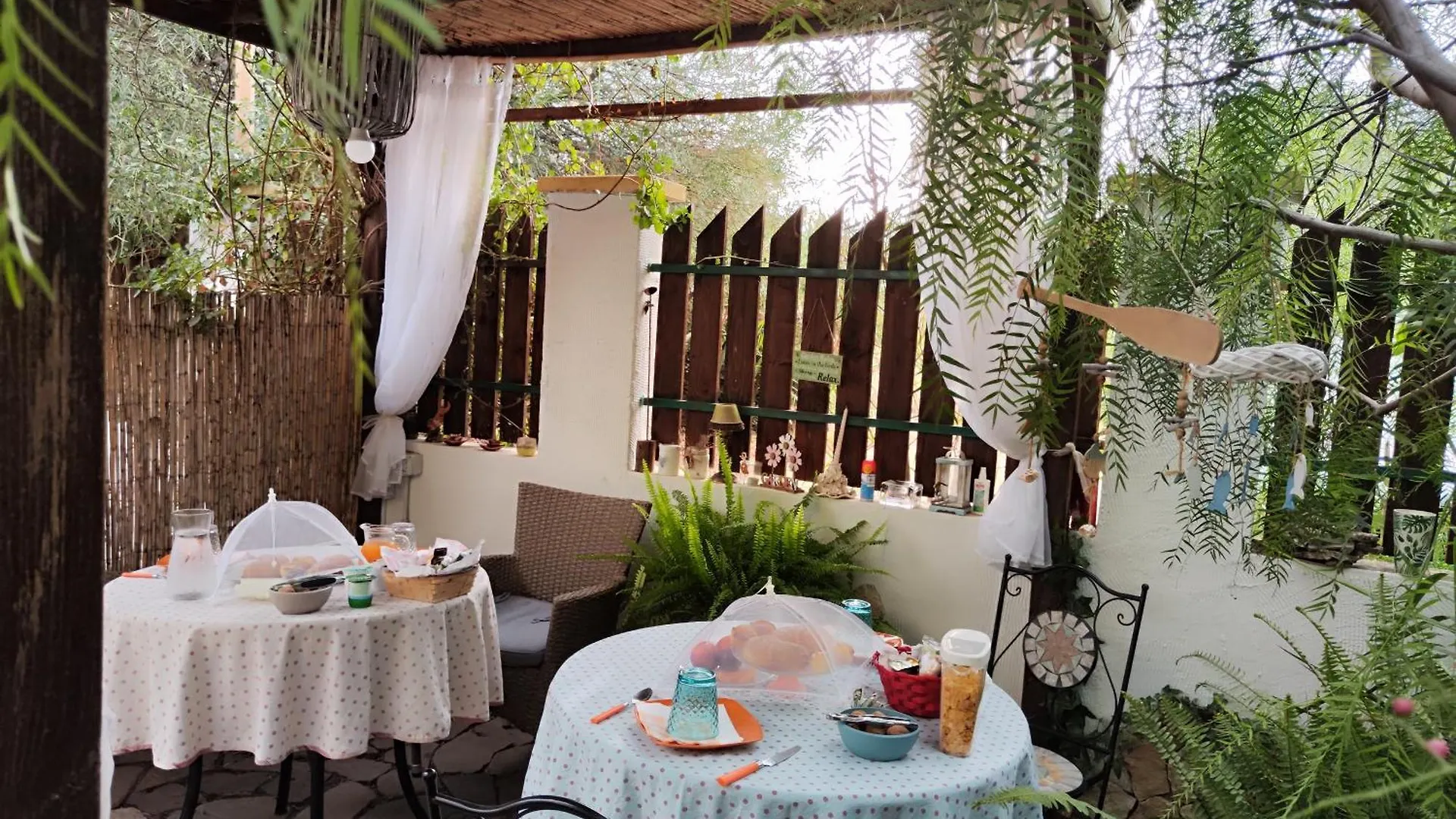 Bed and Breakfast La Pirata Capitana Costa degli Angeli Bed & Breakfast